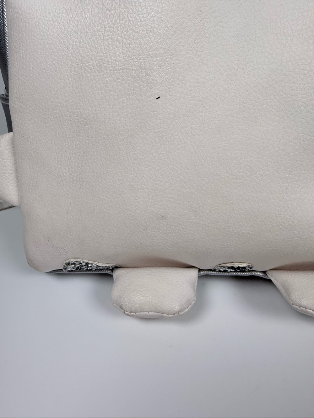 Betsey Johnson Luv Betsey White Ghost Casper Backpack Halloween Rare - Picture 4 of 16
